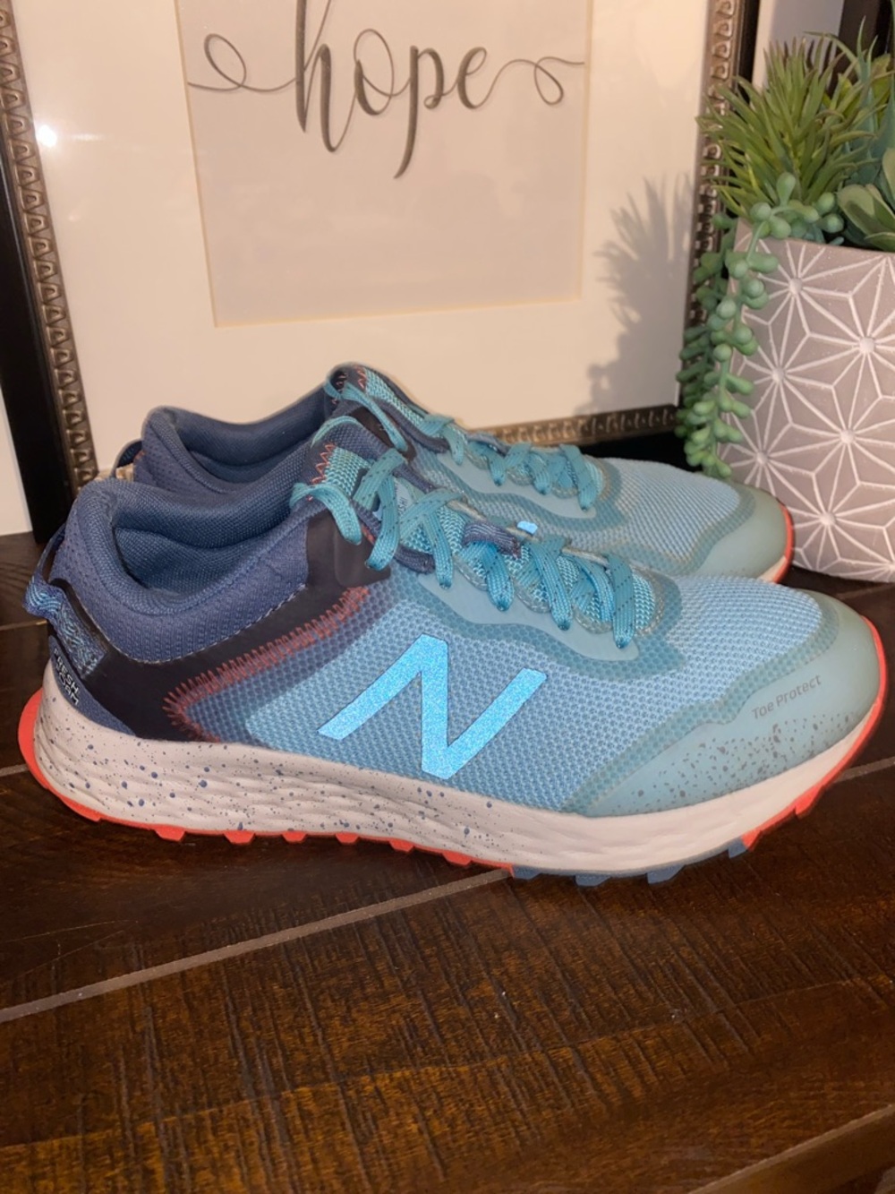 New Balance Women's Fresh Foam Arishi Trail V1 Sneakers Size 8.5 EUC